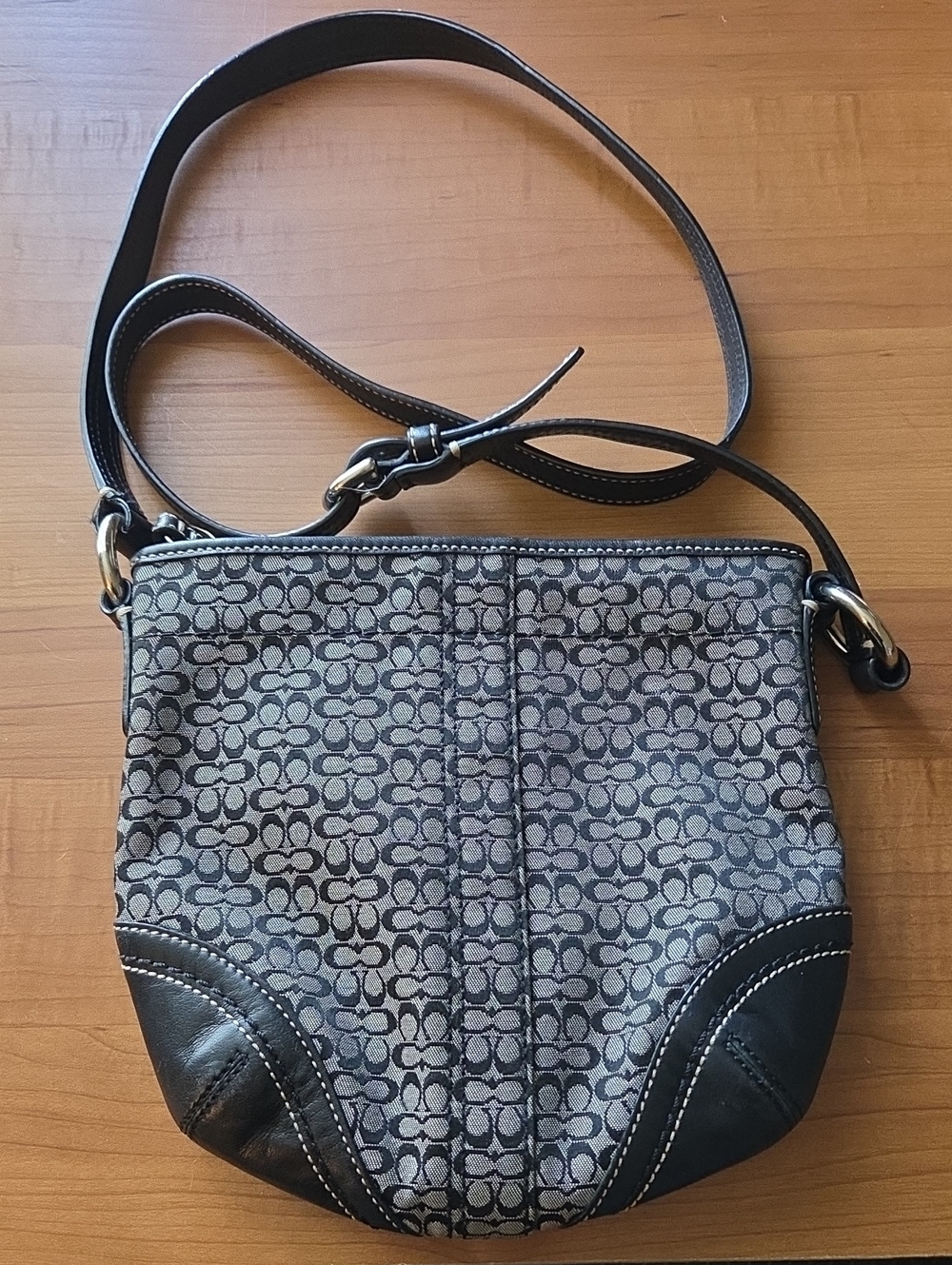 Coach Soho Signature Mini C Crossbody / Swingpack